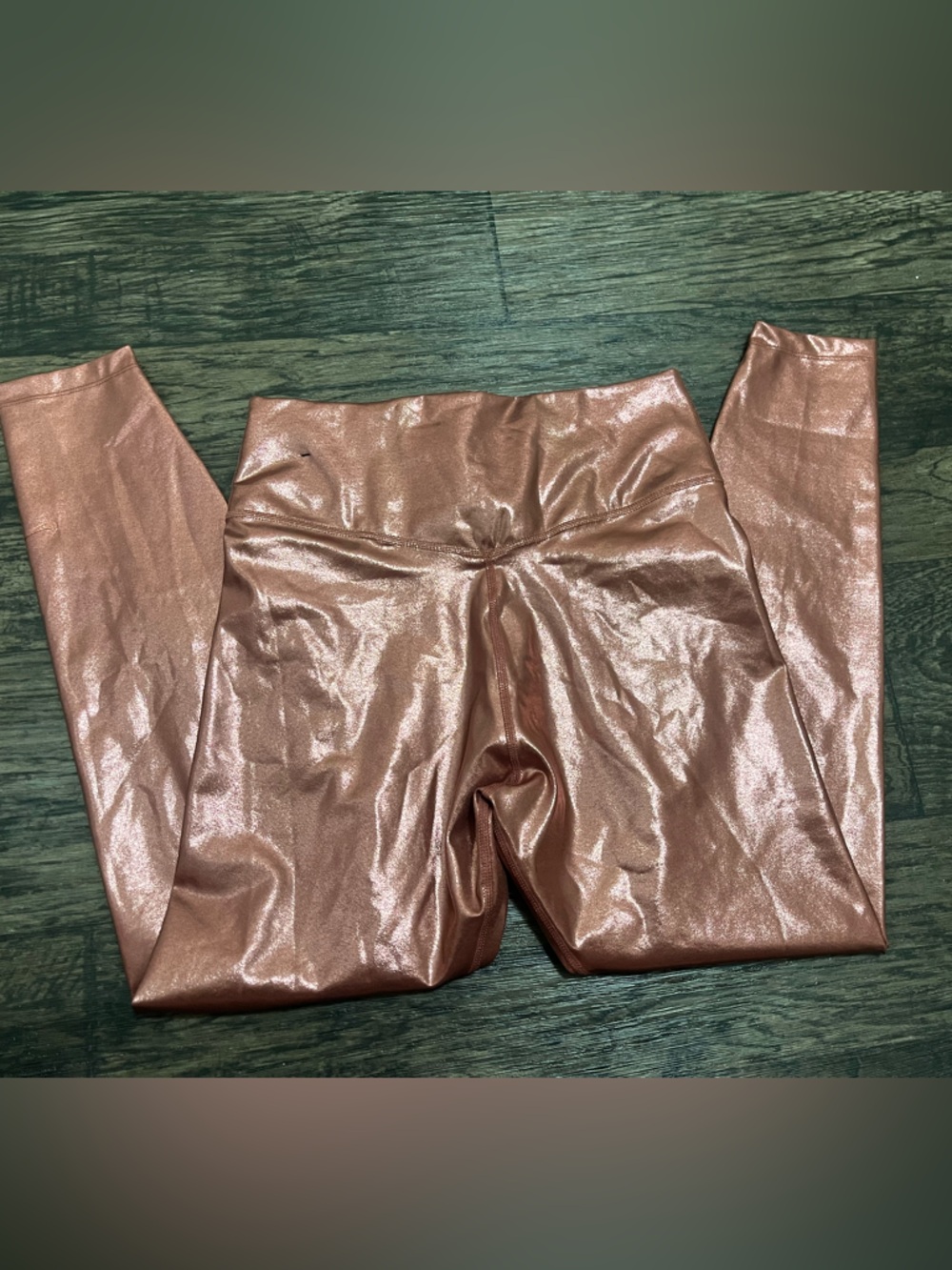 Nike women’s Metallic Rose Gold Leggings - Picture 3 of 7